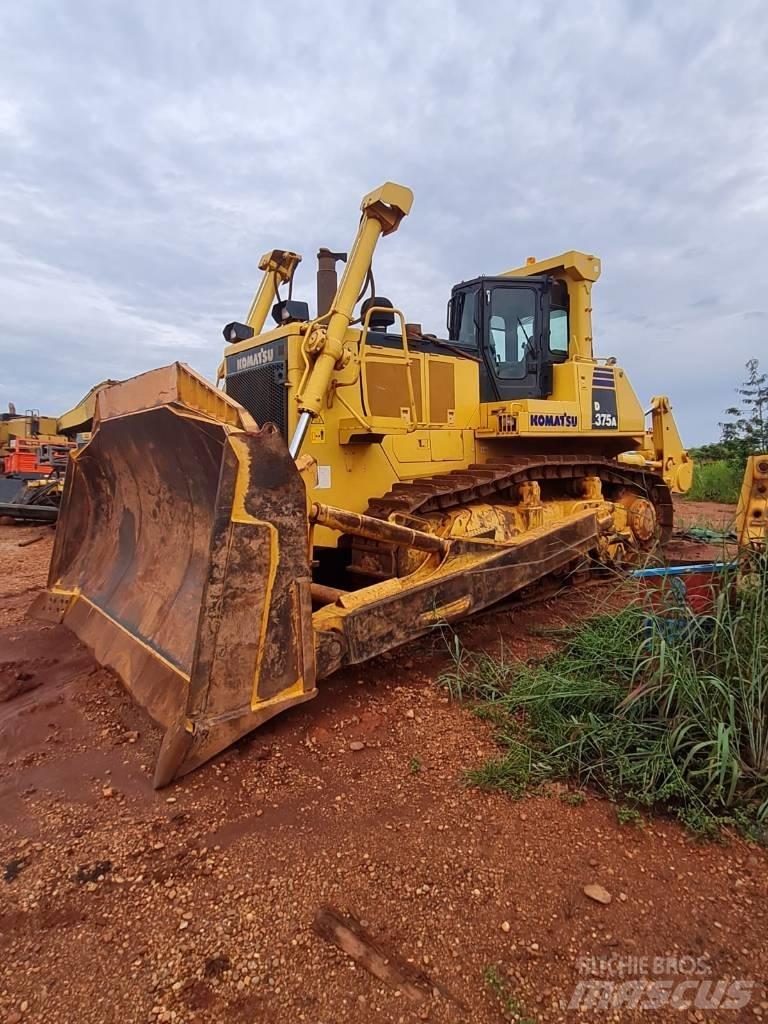 Komatsu D 375 A 크롤러 도저