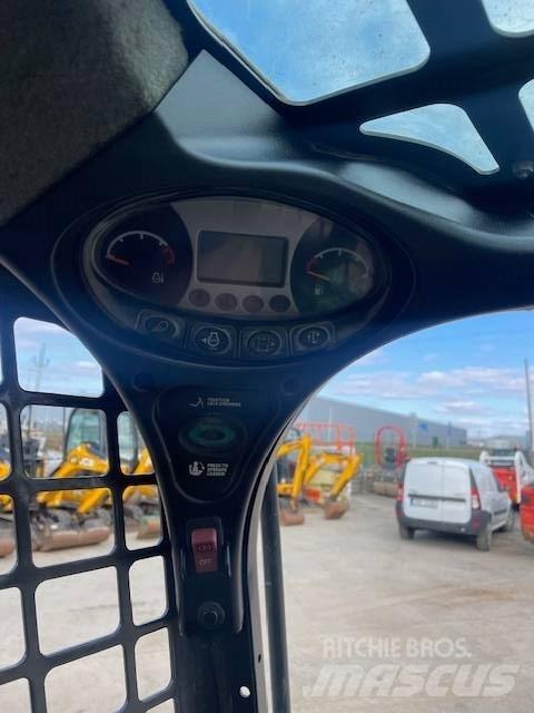 Bobcat T 550  스키드로더