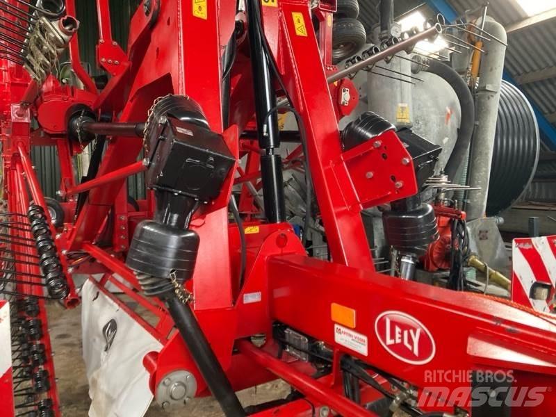 Lely Hibiskus 1015 수확기