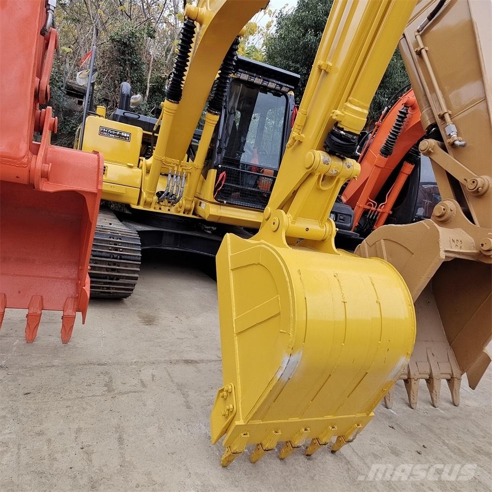 Komatsu PC 130 대형 굴삭기 29톤 이상