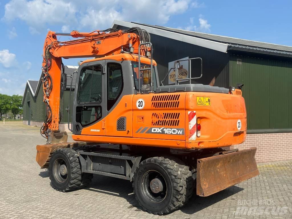 Doosan DX 160 W-3  휠 굴삭기
