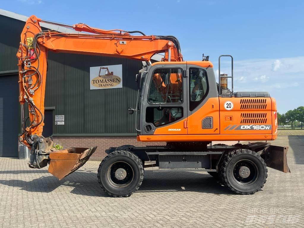 Doosan DX 160 W-3  휠 굴삭기