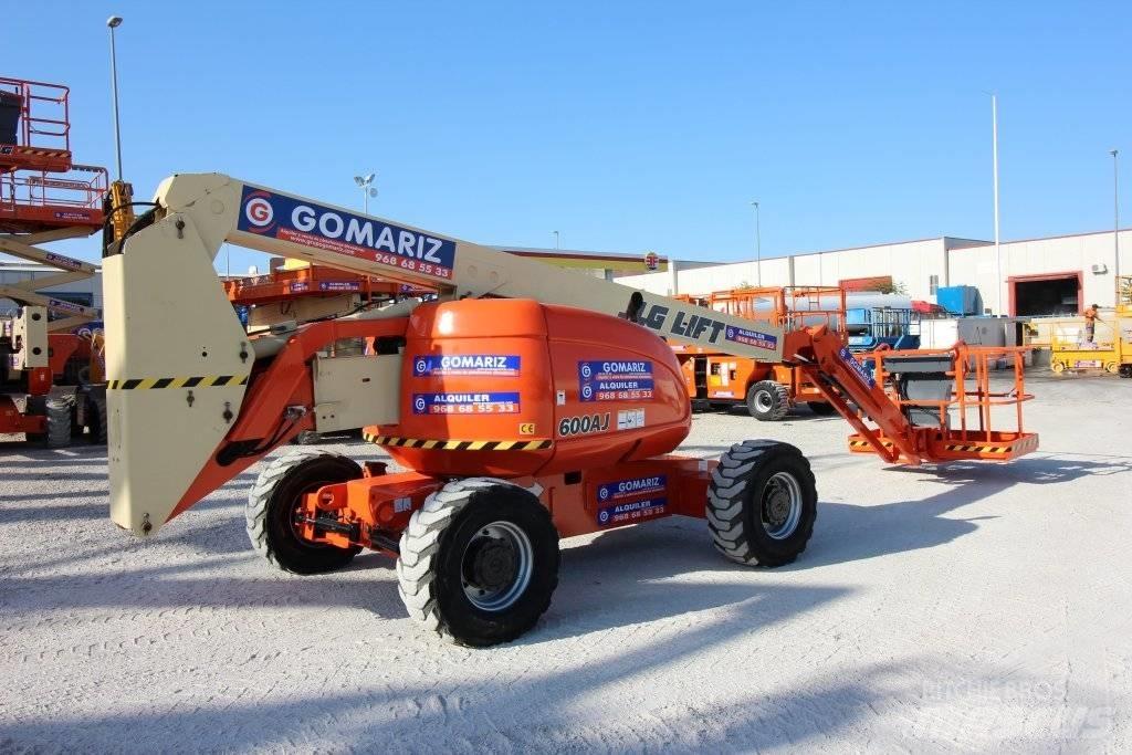 JLG 600 AJ 관절형 전동이동 리프트