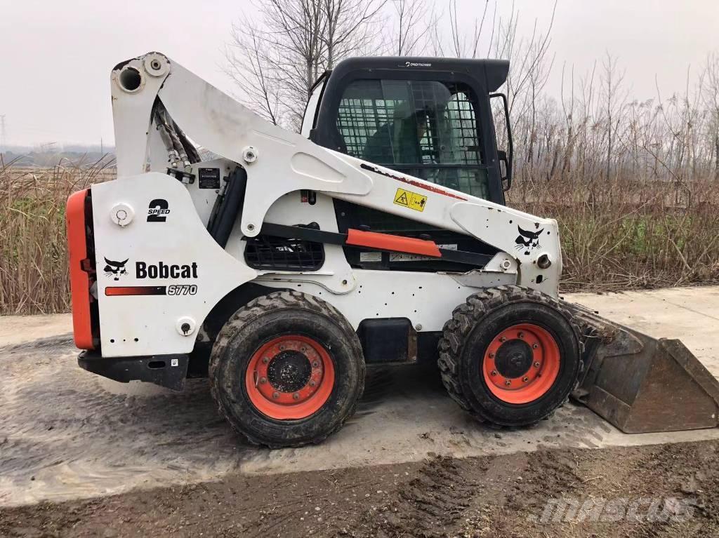Bobcat T 770  스키드로더