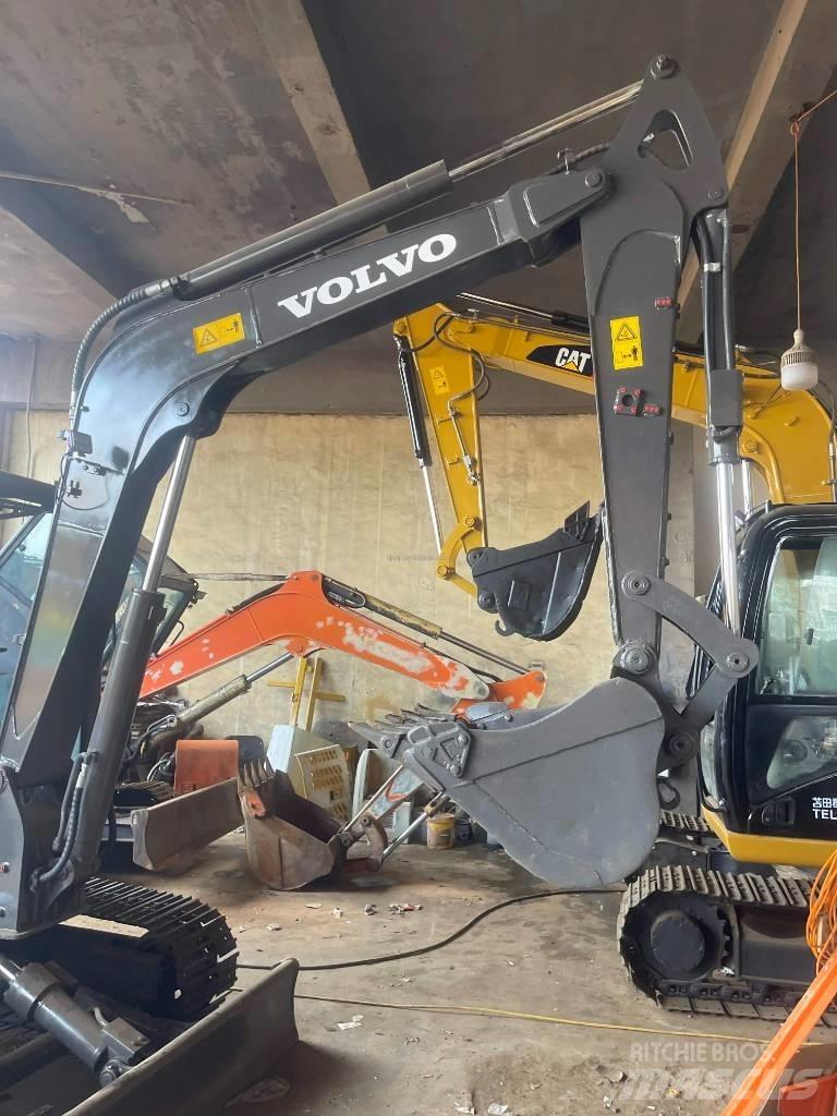 Volvo EC60D 대형 굴삭기 29톤 이상
