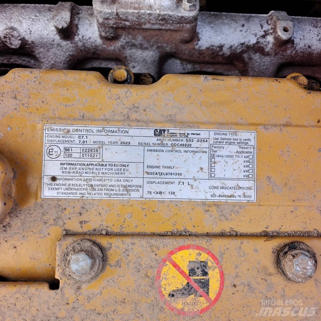CAT 320 D 대형 굴삭기 29톤 이상