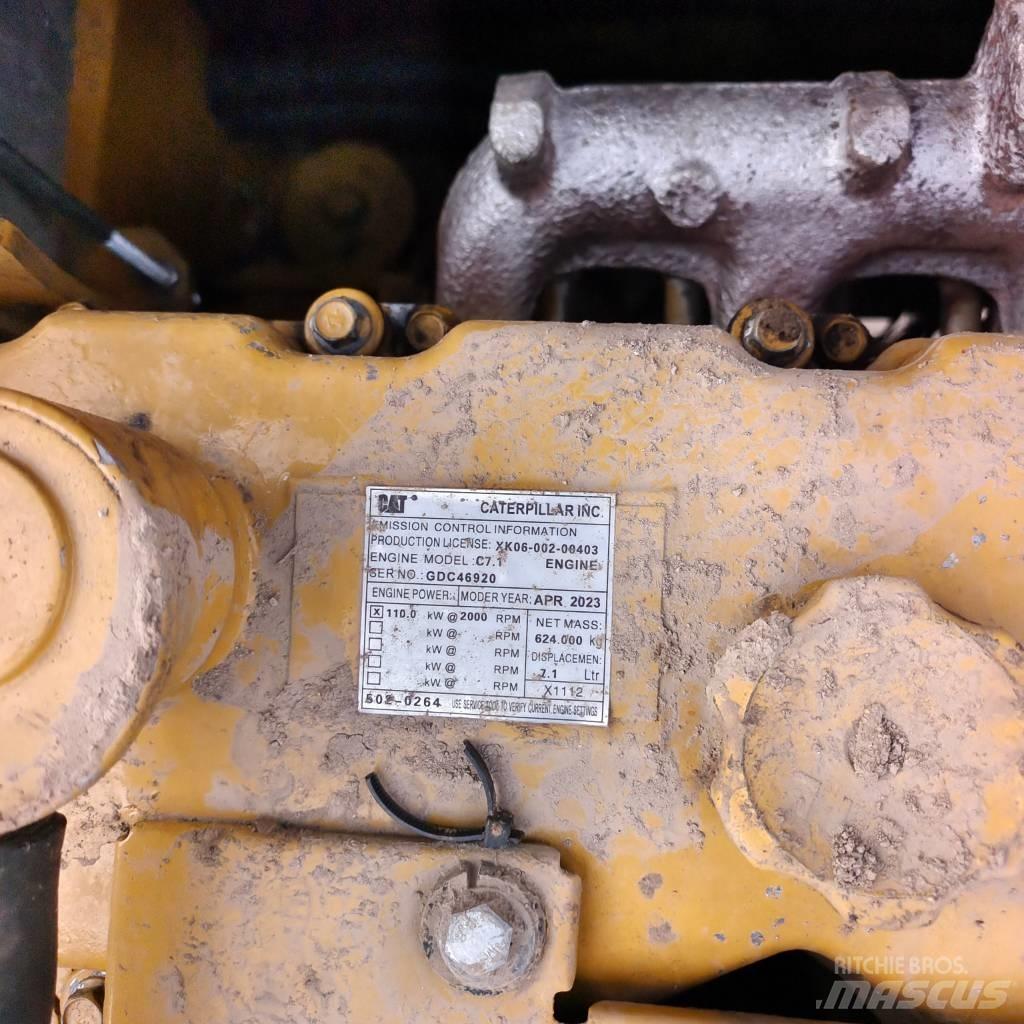 CAT 320 D 대형 굴삭기 29톤 이상