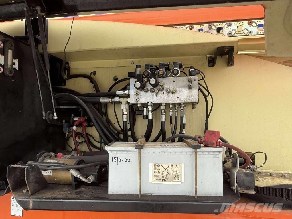JLG 1350 SJP 견인식 전동이동 리프트