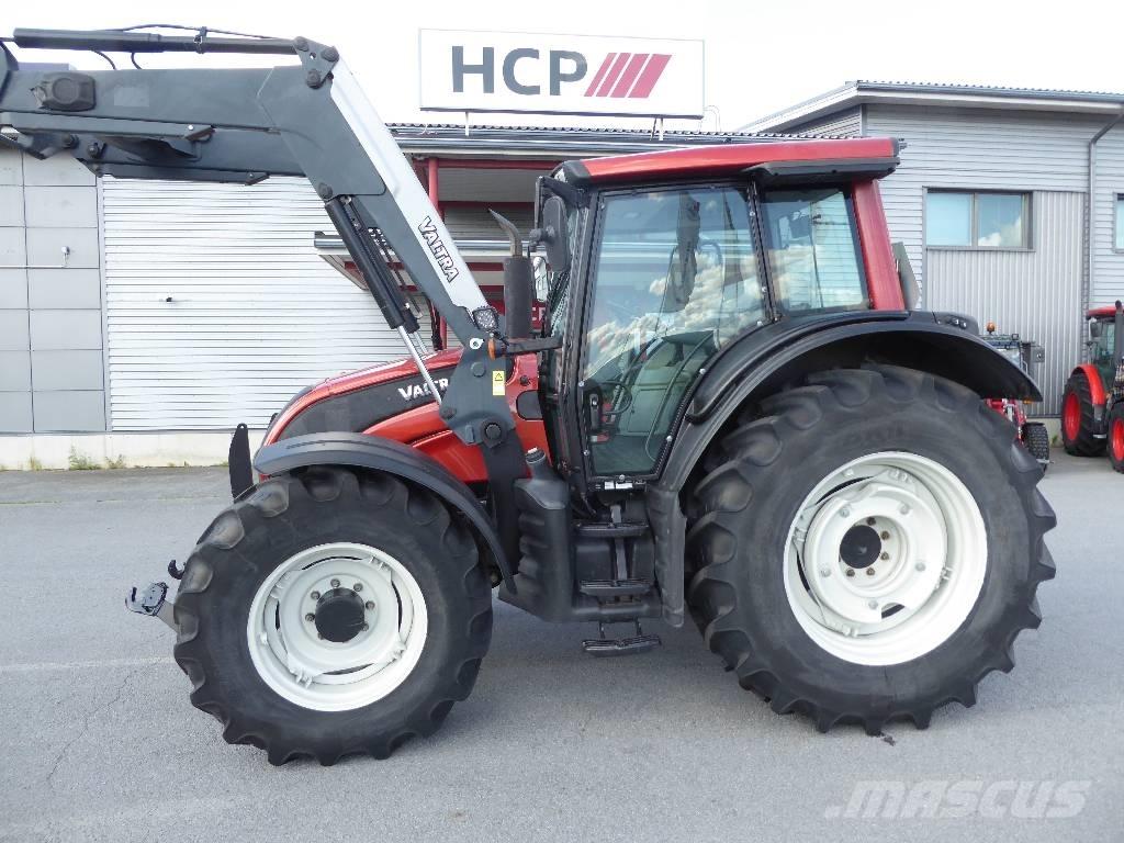 Valtra N141 Advance 트랙터