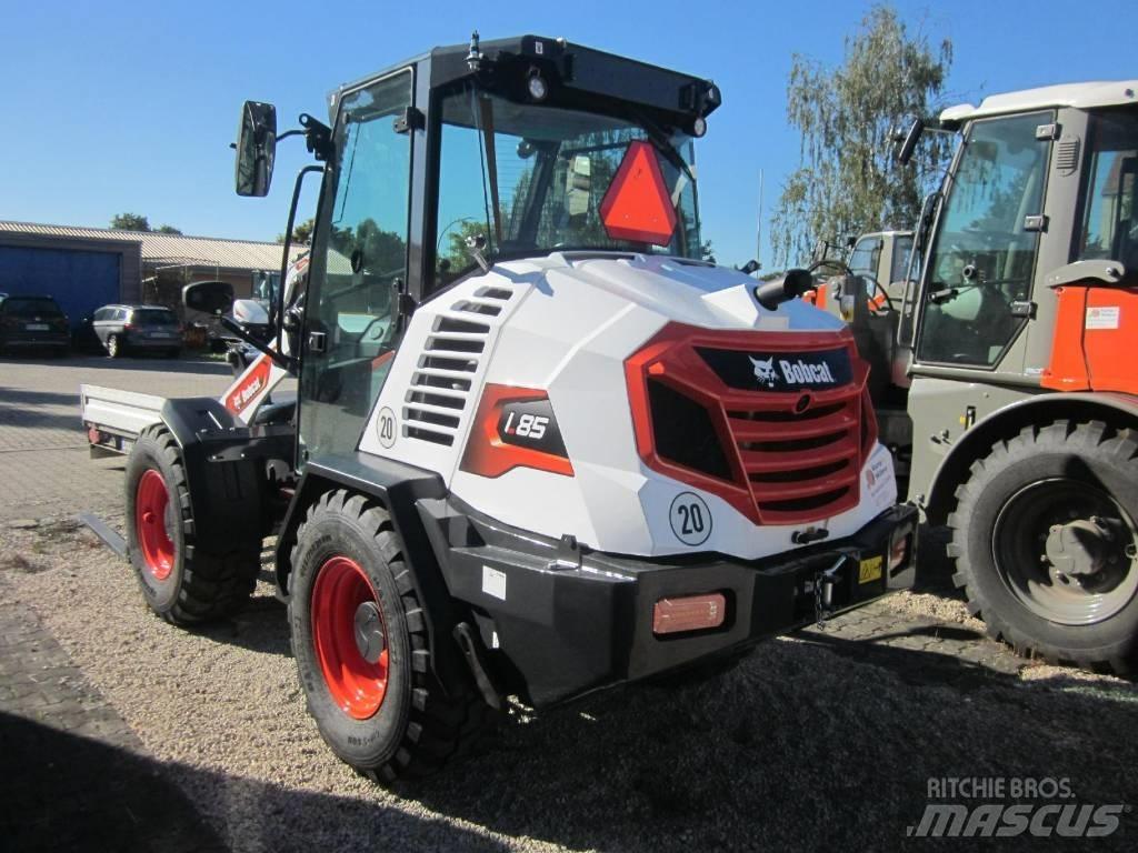Bobcat L85  스키드로더