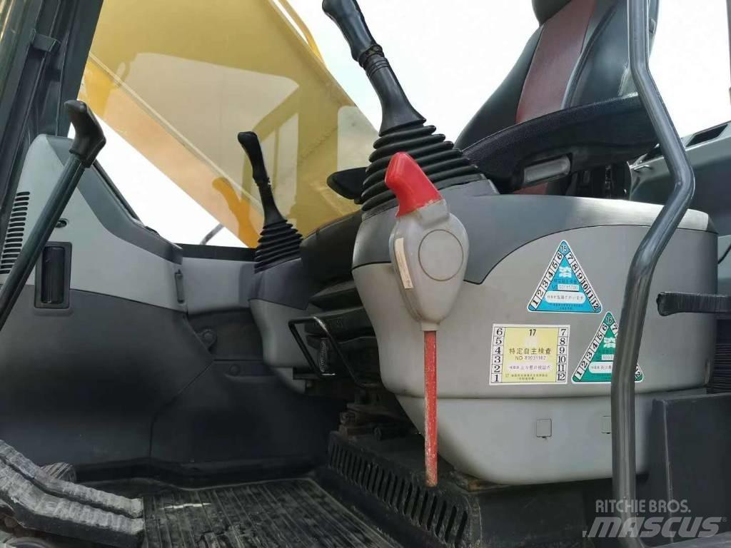 Komatsu PC 200 대형 굴삭기 29톤 이상