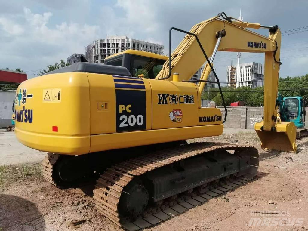 Komatsu PC 200 대형 굴삭기 29톤 이상