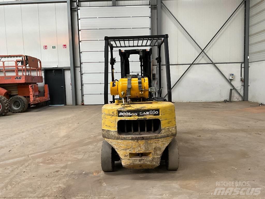 Doosan G 25 P-3 LPG 지게차