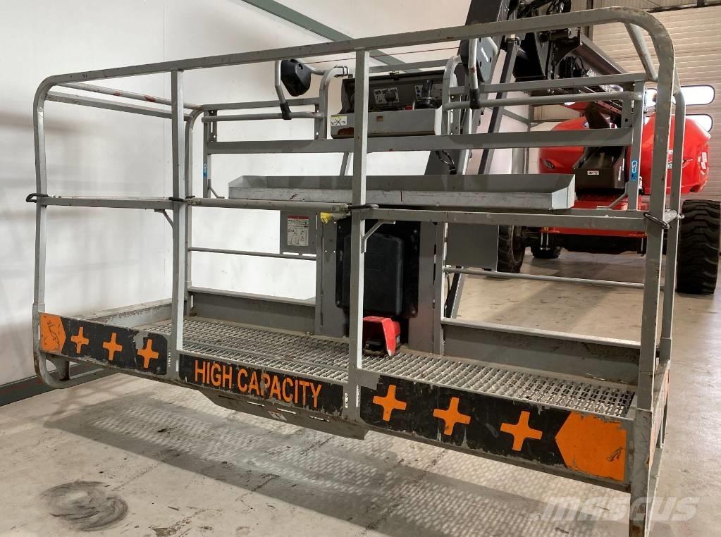 Manitou 220 TJ 견인식 전동이동 리프트