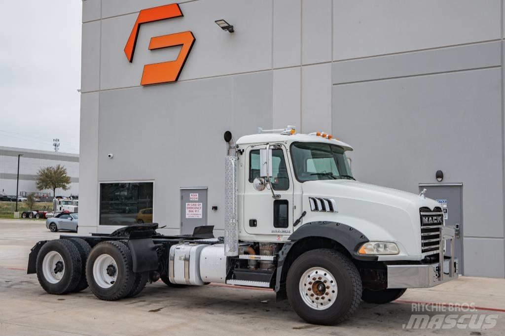 Mack Granite GU 813 덤프 트럭