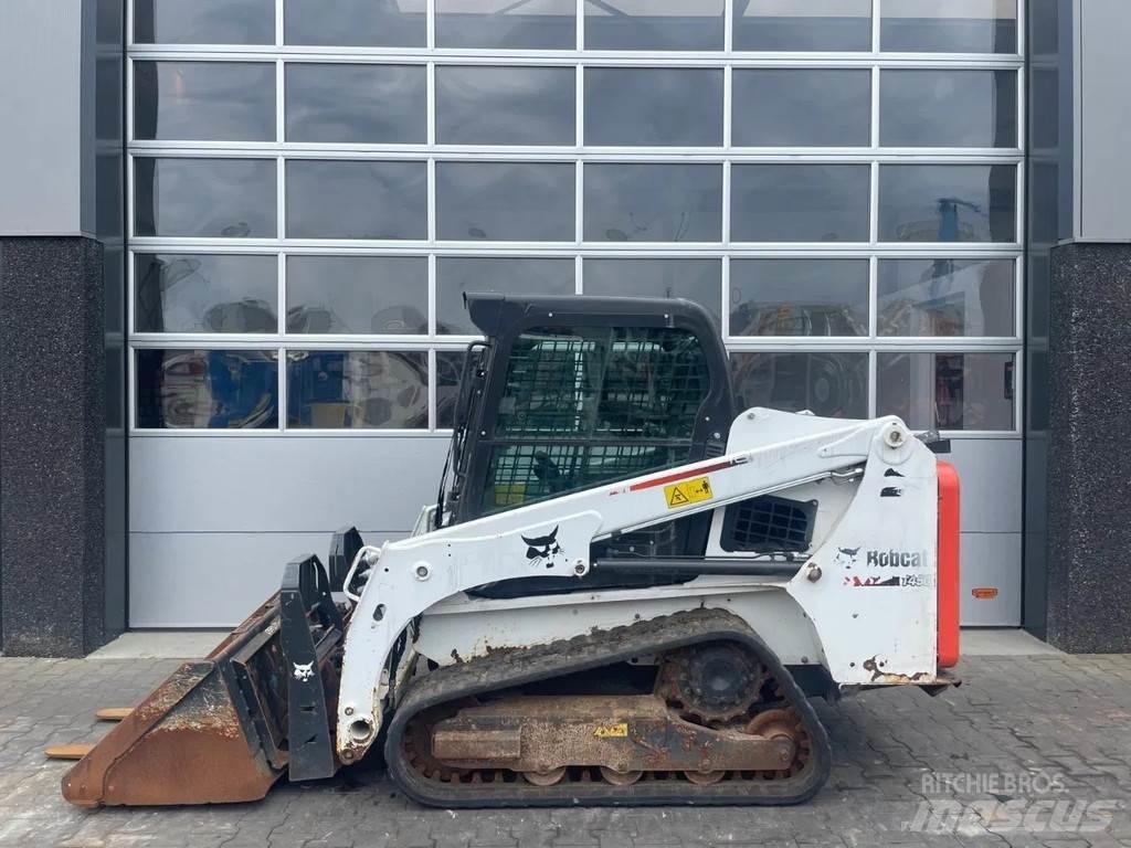 Bobcat T450  스키드로더