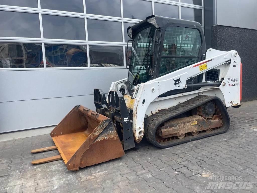 Bobcat T450  스키드로더