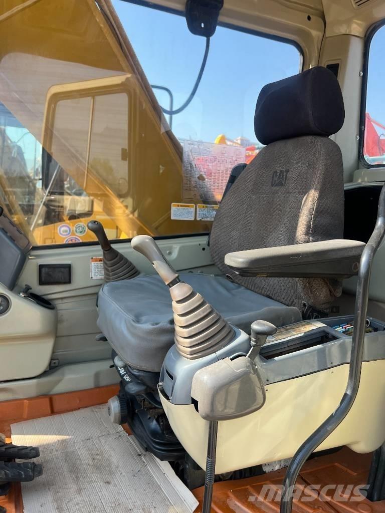 CAT 320 B 대형 굴삭기 29톤 이상