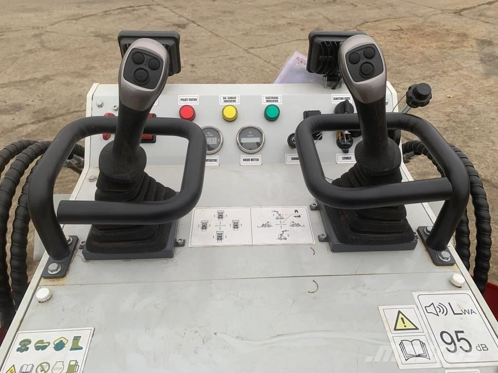 BTTL ST28H-6  스키드로더