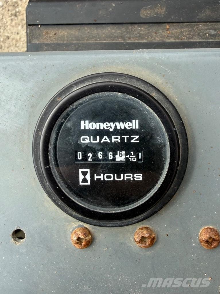 SkyJack SJ 4632 가위형 리프트