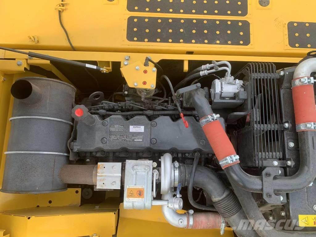 Komatsu PC 220-8 대형 굴삭기 29톤 이상