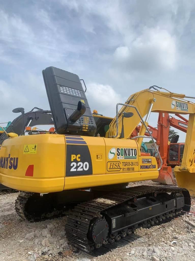 Komatsu PC 220-8 대형 굴삭기 29톤 이상