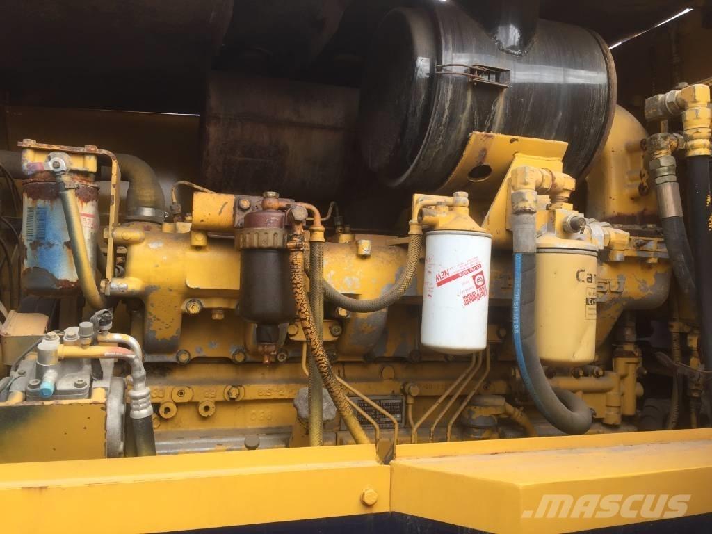 Komatsu GD 623 A 그레이더