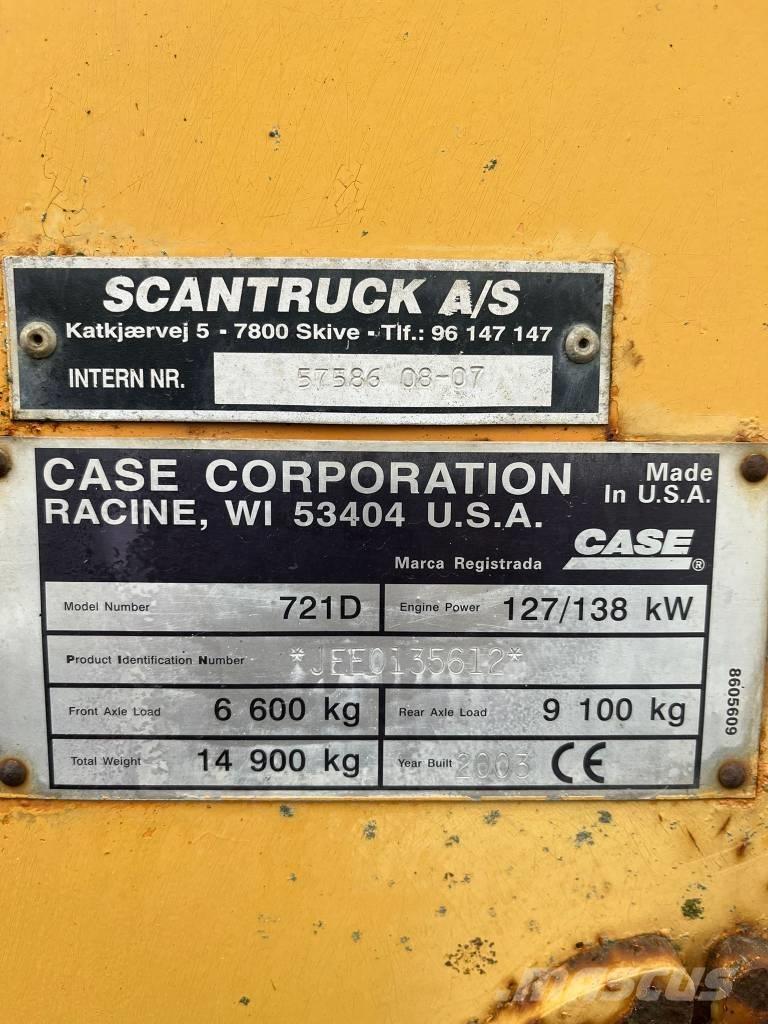 CASE 721 D  휠로우더