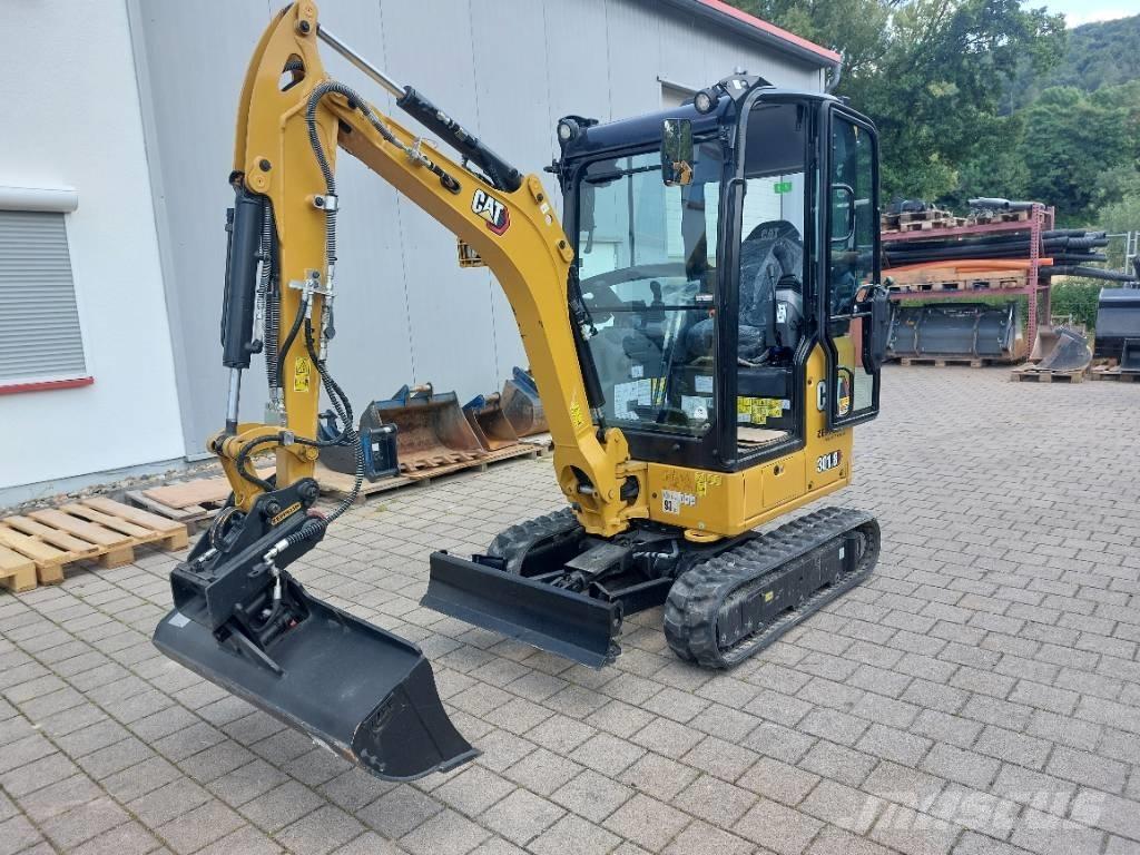 CAT 301.8 소형 굴삭기 7톤 미만