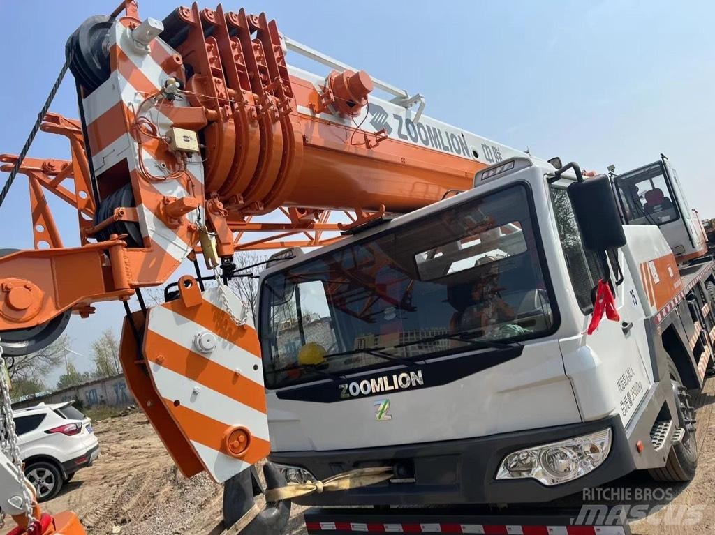 Zoomlion QY30V A/T 크레인
