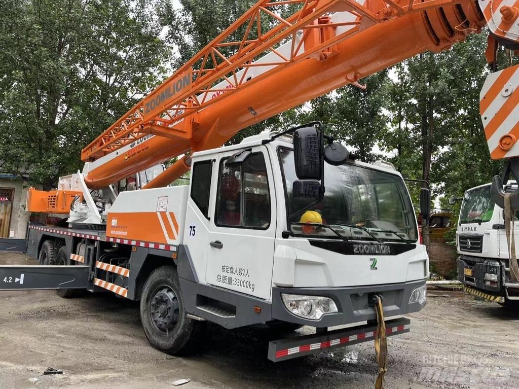 Zoomlion QY30V A/T 크레인