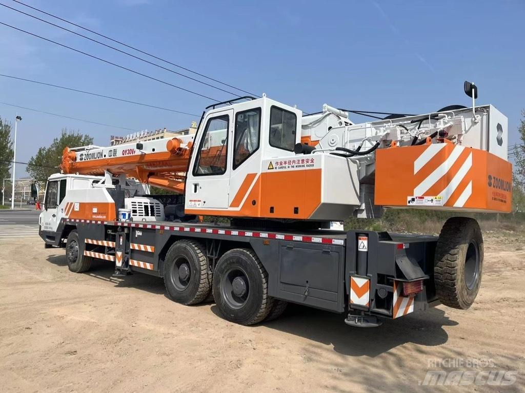Zoomlion QY30V A/T 크레인