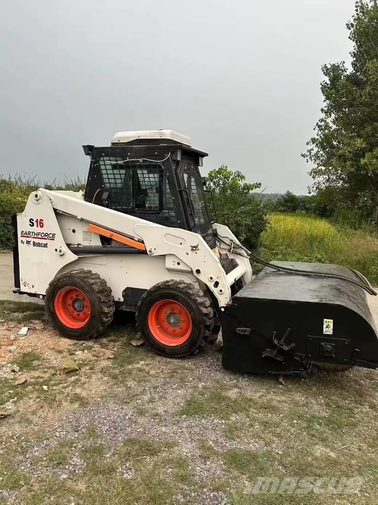 Bobcat S 16  스키드로더