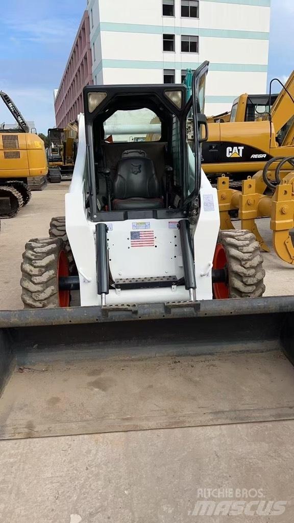 Bobcat S300  스키드로더