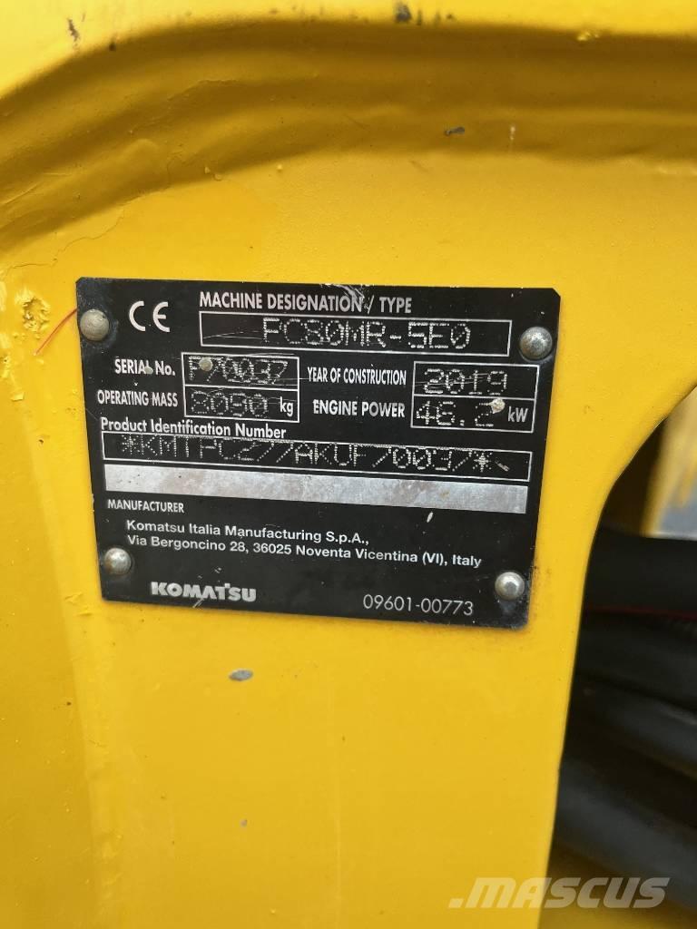 Komatsu PC80MR-5E0 중형굴삭기 7톤-28톤