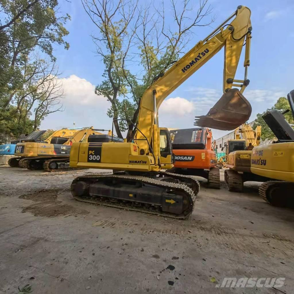 Komatsu PC 300 대형 굴삭기 29톤 이상