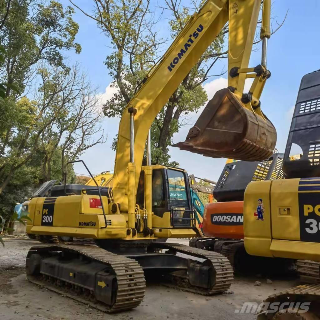 Komatsu PC 300 대형 굴삭기 29톤 이상