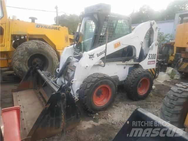 Bobcat S300  스키드로더