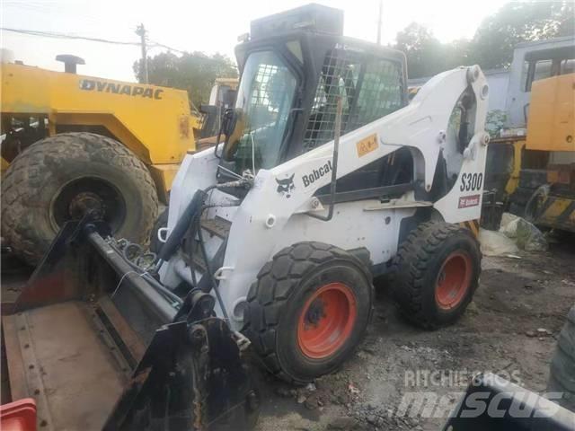 Bobcat S300  스키드로더