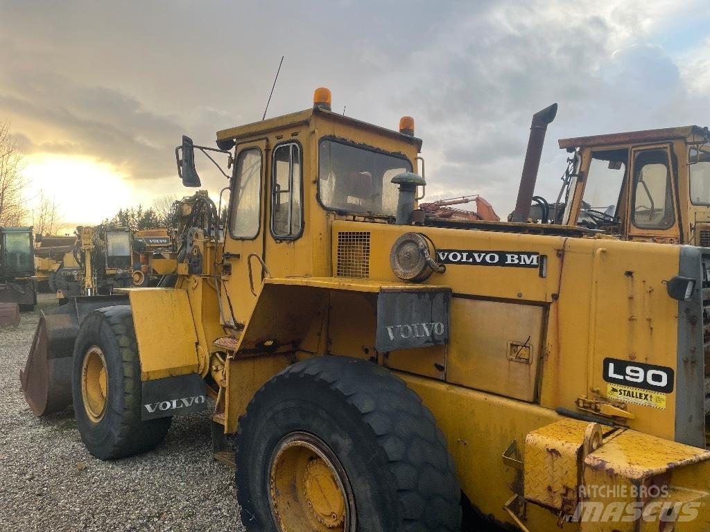 Volvo L90  휠로우더