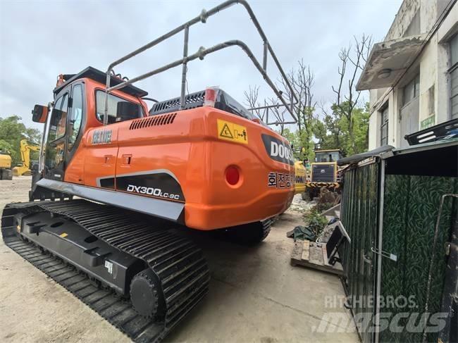 Doosan DX 300 LC 대형 굴삭기 29톤 이상