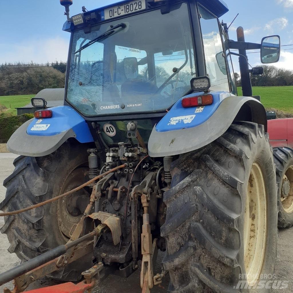 New Holland TM 135 트랙터