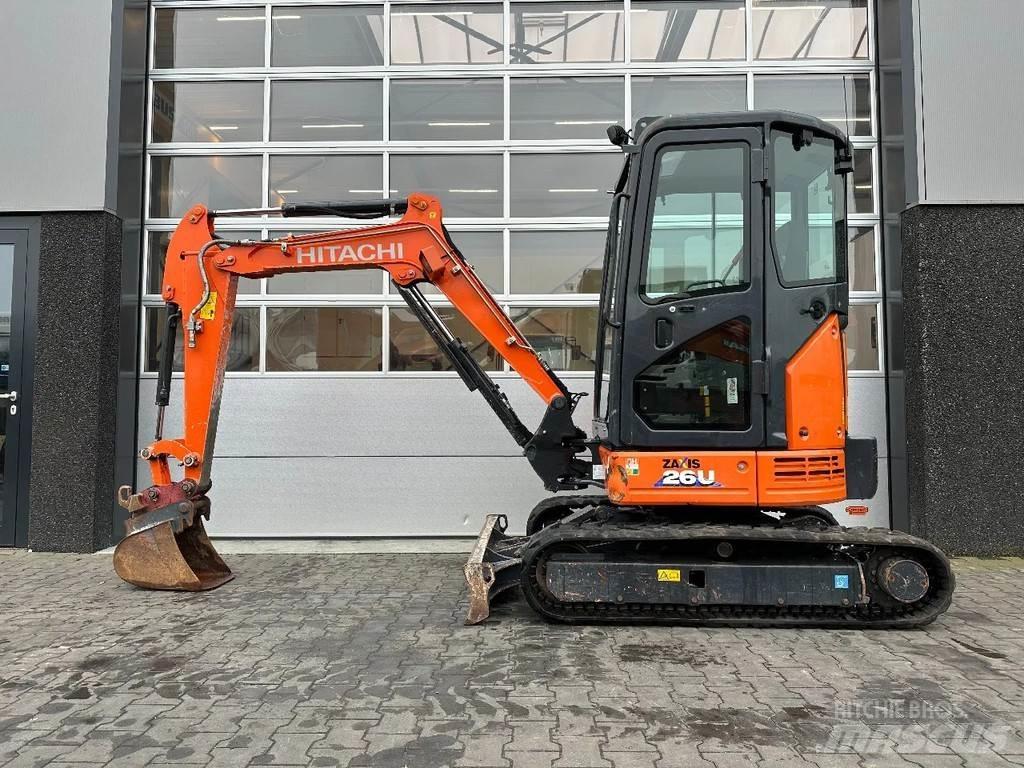 Hitachi ZX26U-6 CR 소형 굴삭기 7톤 미만