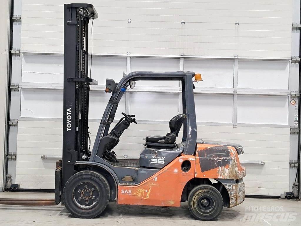 Toyota 02-8FDJF35 디젤 지게차