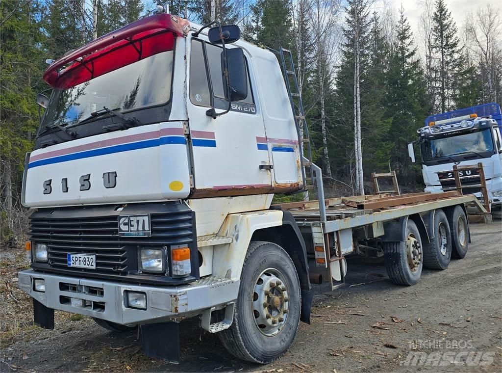 Sisu Sm 270 8X2 산림 기계 운반 트럭