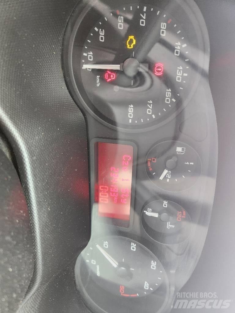 Iveco DAILY 35C14 패널 화물차