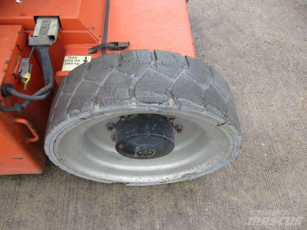 JLG E 300 AJP (718) 자주식 고소작업대