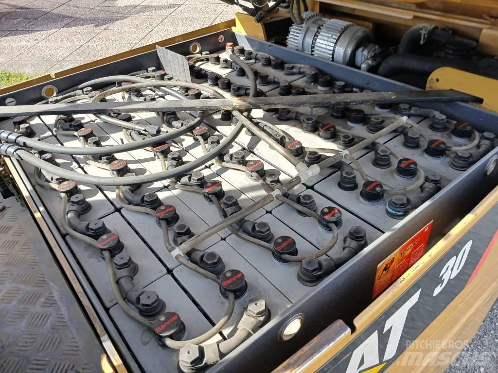 CAT EP 30 K PAC 전동 지게차