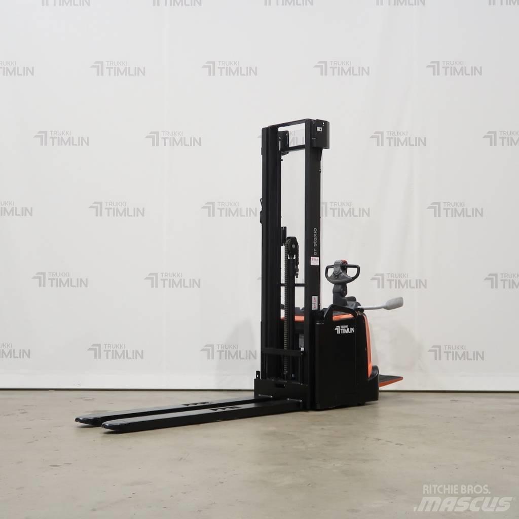 Toyota SPE160 보행식 리치 지게차