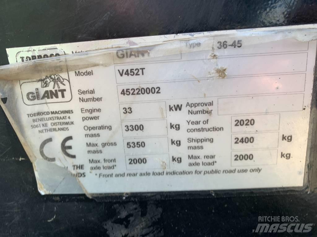 GiANT V 452 T 다목적 로더